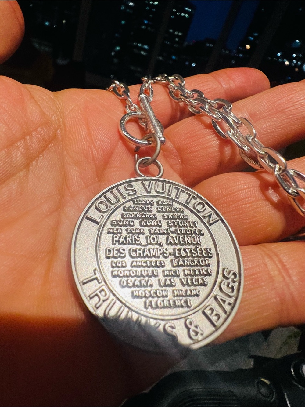 Unbranded Silver Trunks & Bags Medallion Necklace